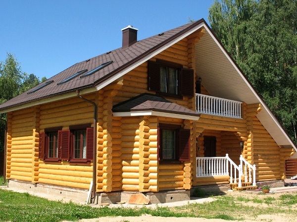 Проект деревянного дома нужно выбирать с учетом его назначения: для постоянного проживания или сезонного