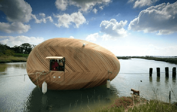 Плавающий деревянный дом