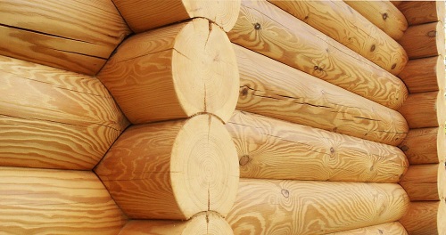 Шлифовка и обработка древесины – завершающие этапы конопатки стен